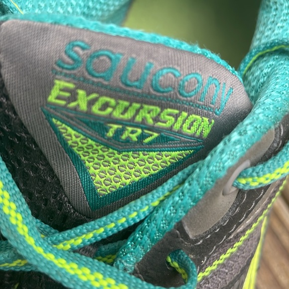 Saucony Women's Excursion TR7 Gray and Green Running Sneakers Size 8 - Picture 3 of 9